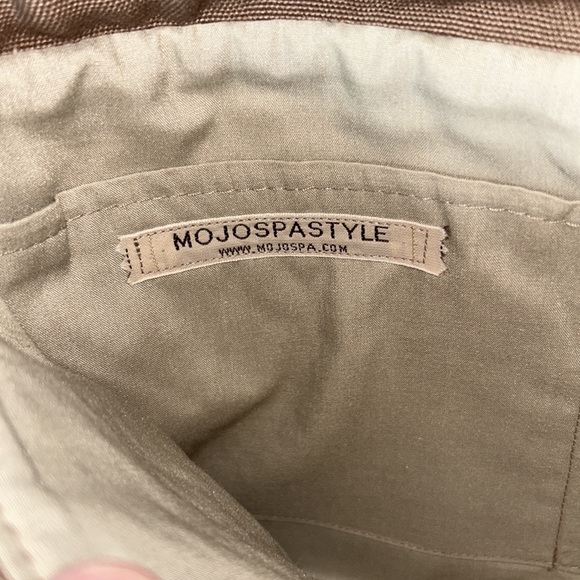 Two new, never used, fabric clutches by Mojo Spa, a Chicago-based salon. - Picture 5 of 9